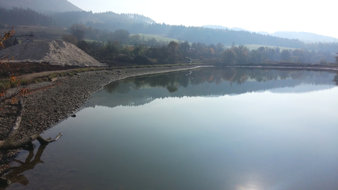 Fotogaléria 28.10.2016 - Vypúšťanie trojky rybníka na VN Považská Teplá II (12) 28.10.2016 - Vypúšťanie trojky rybníka na VN Považská Teplá II